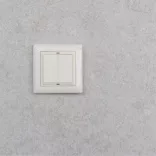 Shelly BLU Wall Switch 4 vezeték nélküli kapcsoló + Gira / Merten keret adapter