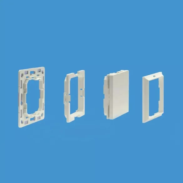 Shelly BLU Wall Switch 4 vezeték nélküli kapcsoló + Gira / Merten keret adapter