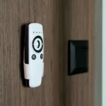 Shelly BLU Remote Control ZB – távirányító, gesztusvezérléssel, Bluetooth, Zigbee, fehér