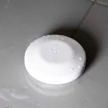 Shelly Flood S Gen4 – csőtörés, vízfolyás és eső érzékelő szenzor, Wi-Fi, Zigbee, Matter, fehér (S4SN-0071Z)