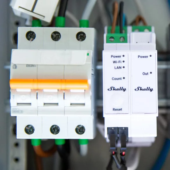 Shelly PRO 3EM Switch Add-on, kontaktor kimenet, kiegészítő Shelly Pro 3EM-120A és 400A fogyasztásmérőkhöz