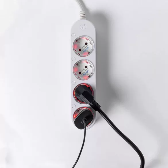 Shelly Power Strip 4 Gen4 –  okos konnektor elosztó négy aljzattal, fogyasztásmérős, Wi-Fi, Zigbee, Matter, fehér 